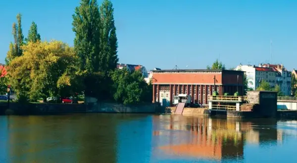 Wrocławskie elektrownie wodne: Jak zabytki Odry produkują zielony prąd?